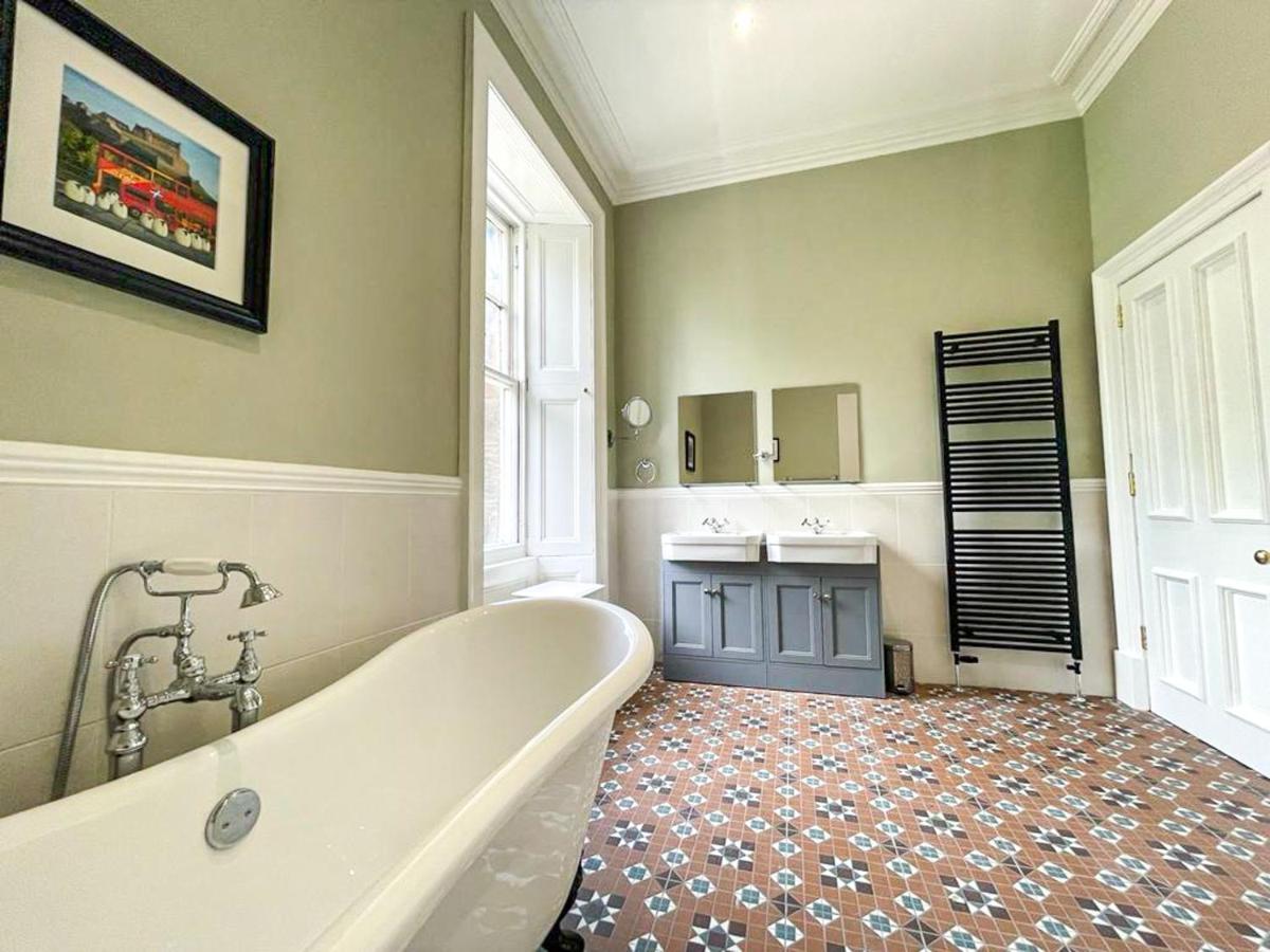 Remarkable 5Br Townhouse With Garden, Sleeps 12 Edynburg Zewnętrze zdjęcie